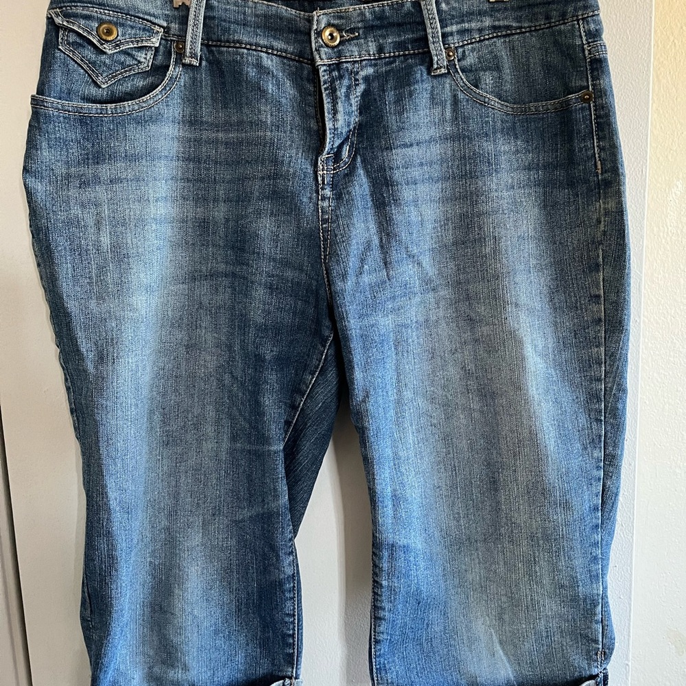 Sonoma blue Jean modern capris. Size 14P